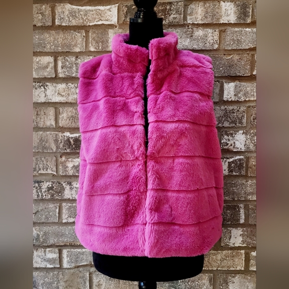 Marc New York Faux Hot Pink Fur Vest NEW! - Picture 9 of 13